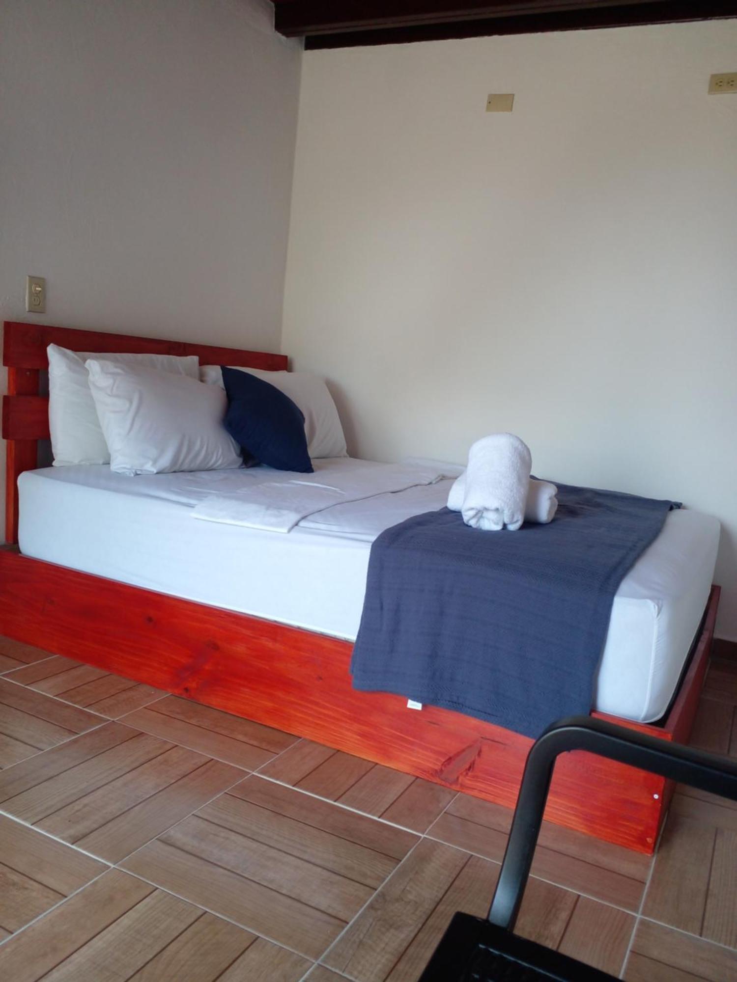 Cabanas Martina Surf Playa Guanico Педрегаль Экстерьер фото